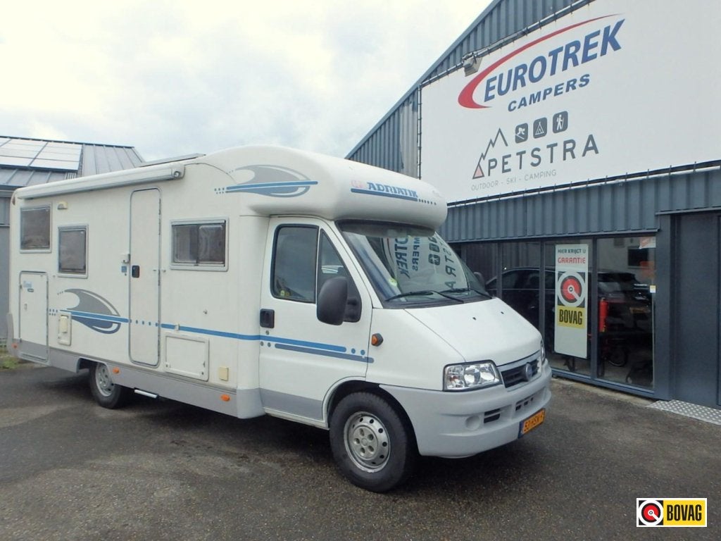 Adria Coral 680 SP, Caravans en Kamperen, Campers, Koelkast, Standaard zit, Ringverwarming, Fiat