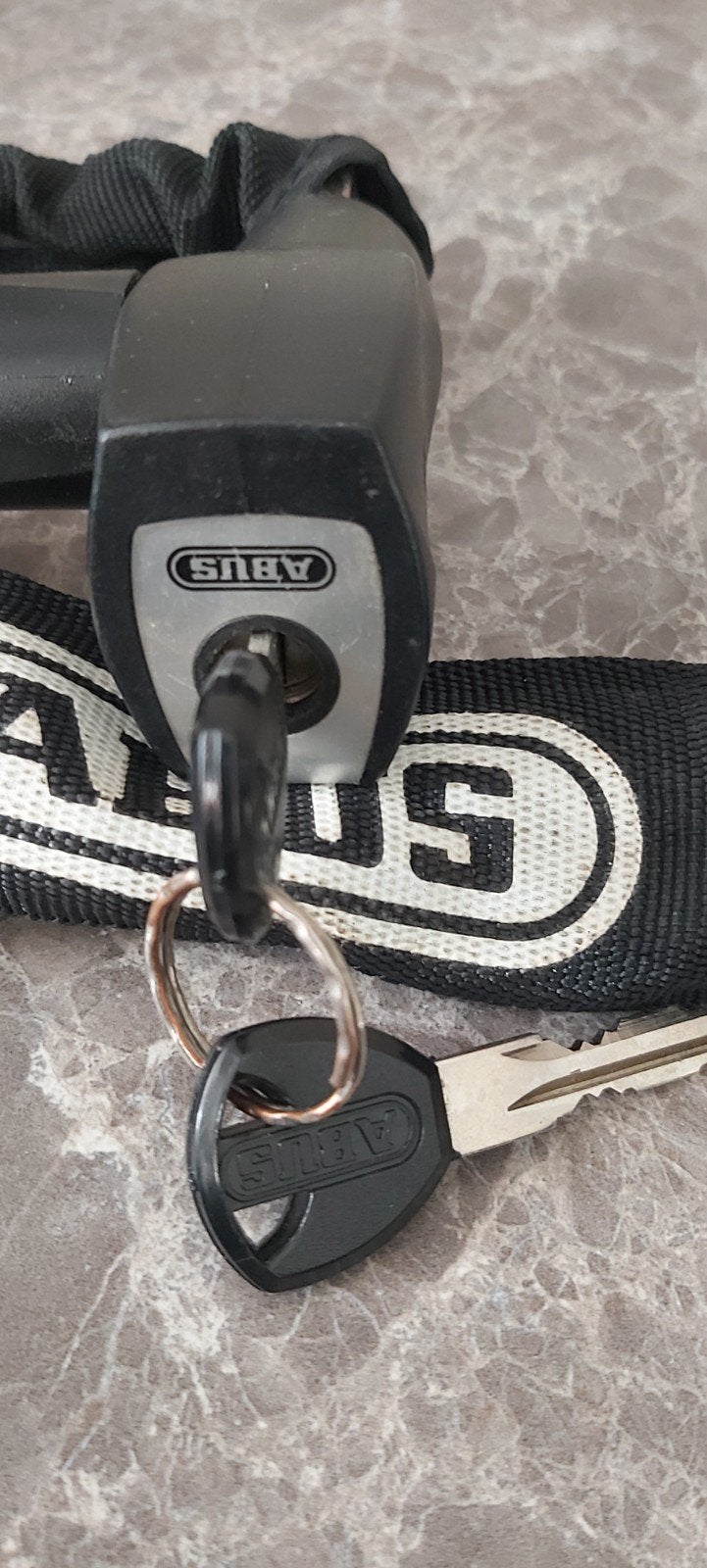 Abus kettingslot zo goed als nieuw 2 sleutels, Ophalen