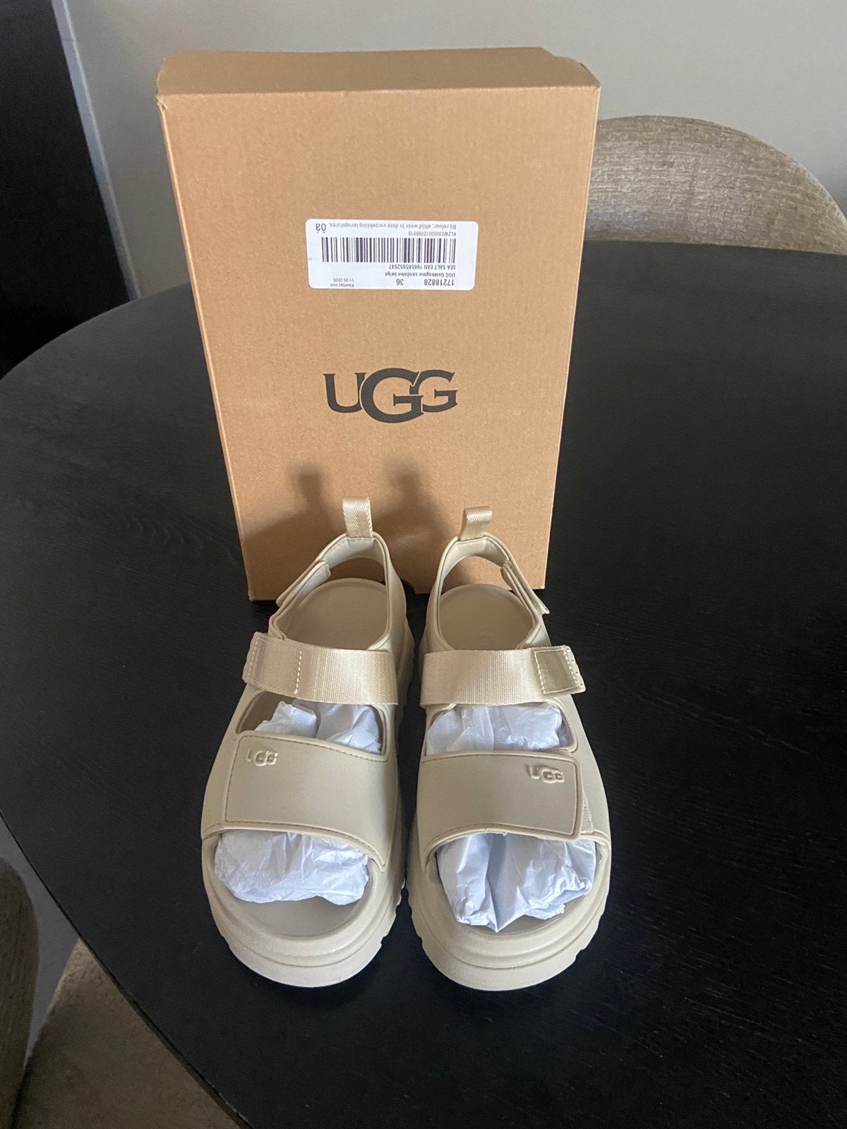 Nieuwe UGG, Beige, Nieuw, Sandalen of Muiltjes, Ophalen of Verzenden