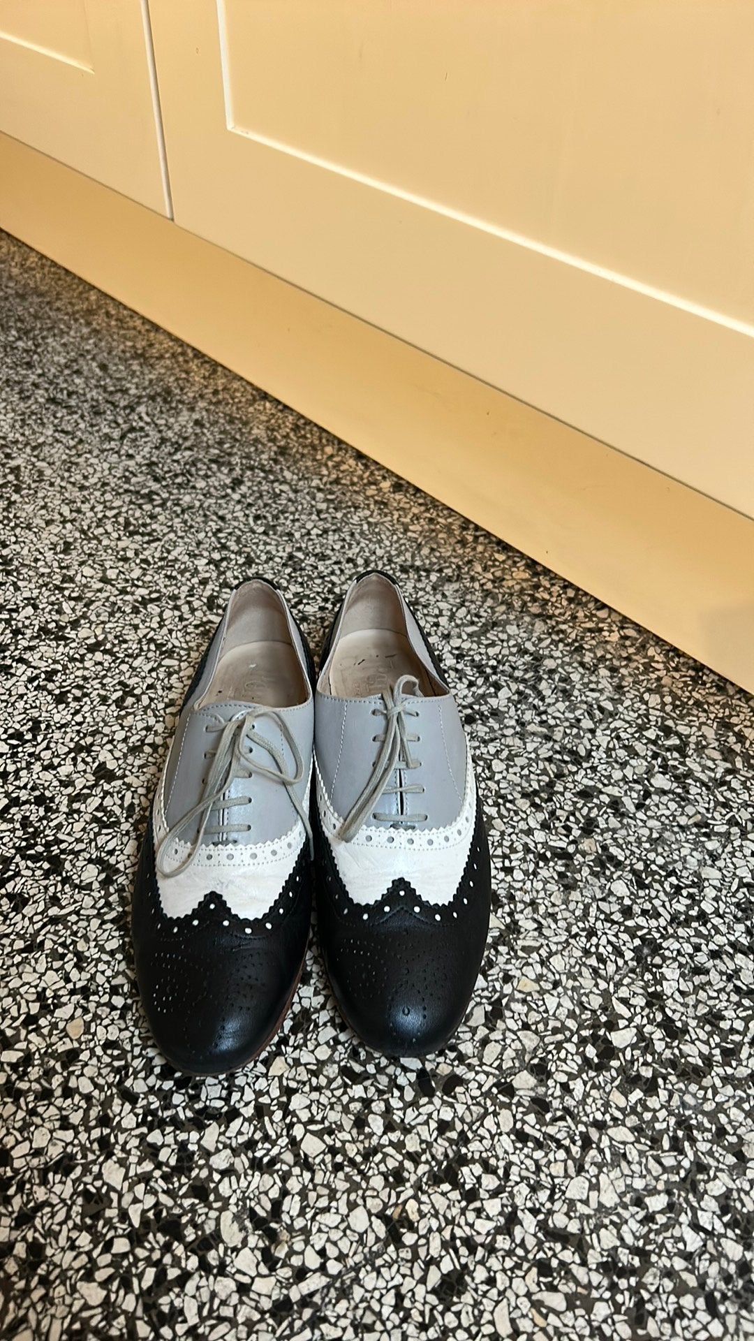 Elegante PERTINI Broques 3kleurig, in mt 37,5 goede staat., Blauw, Ophalen of Verzenden, Zo goed als nieuw, Veterschoenen