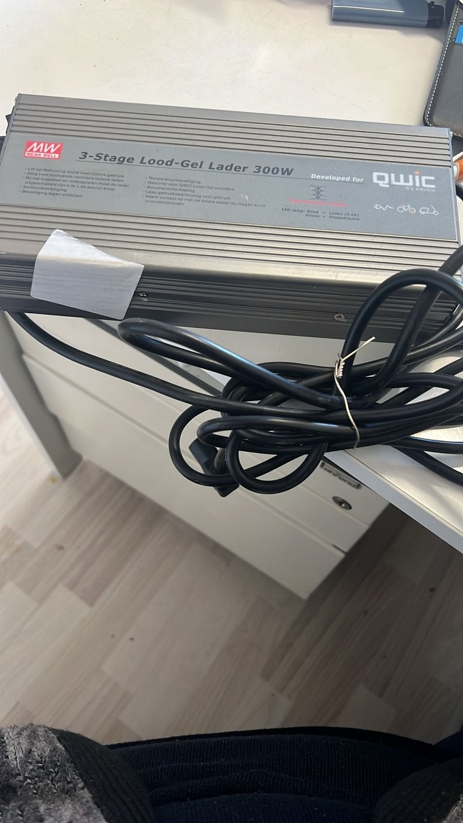 QWIC 3-Stage Lood-Gel Lader 300W Acculader, Ophalen of Verzenden, Gebruikt