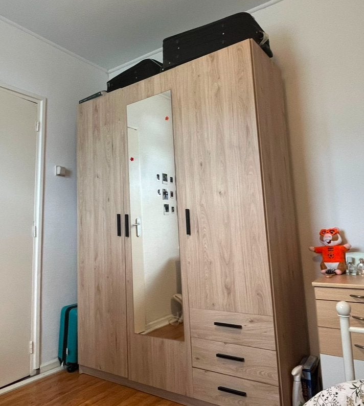 Big Wardrobe, Huis en Inrichting, Kasten | Kledingkasten, Ophalen, Gebruikt, 100 tot 150 cm, 150 tot 200 cm