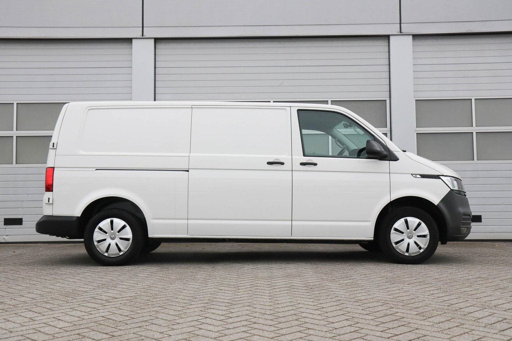 Volkswagen Transporter 2.0 TDI 150pk L2H1 28 | App Connect |, Voorwielaandrijving, 12 maanden, Stof, Gebruikt