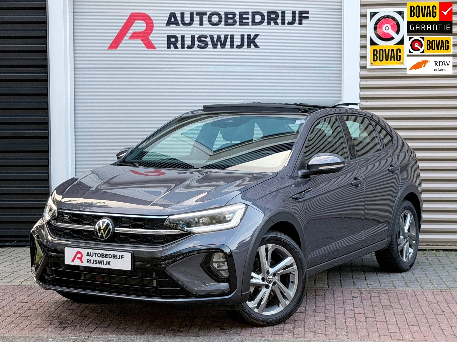 Volkswagen Taigo 1.5 TSI R-Line Pano/Keyless/Camera, Auto's, 4 cilinders, 1192 kg, Alcantara, Origineel Nederlands