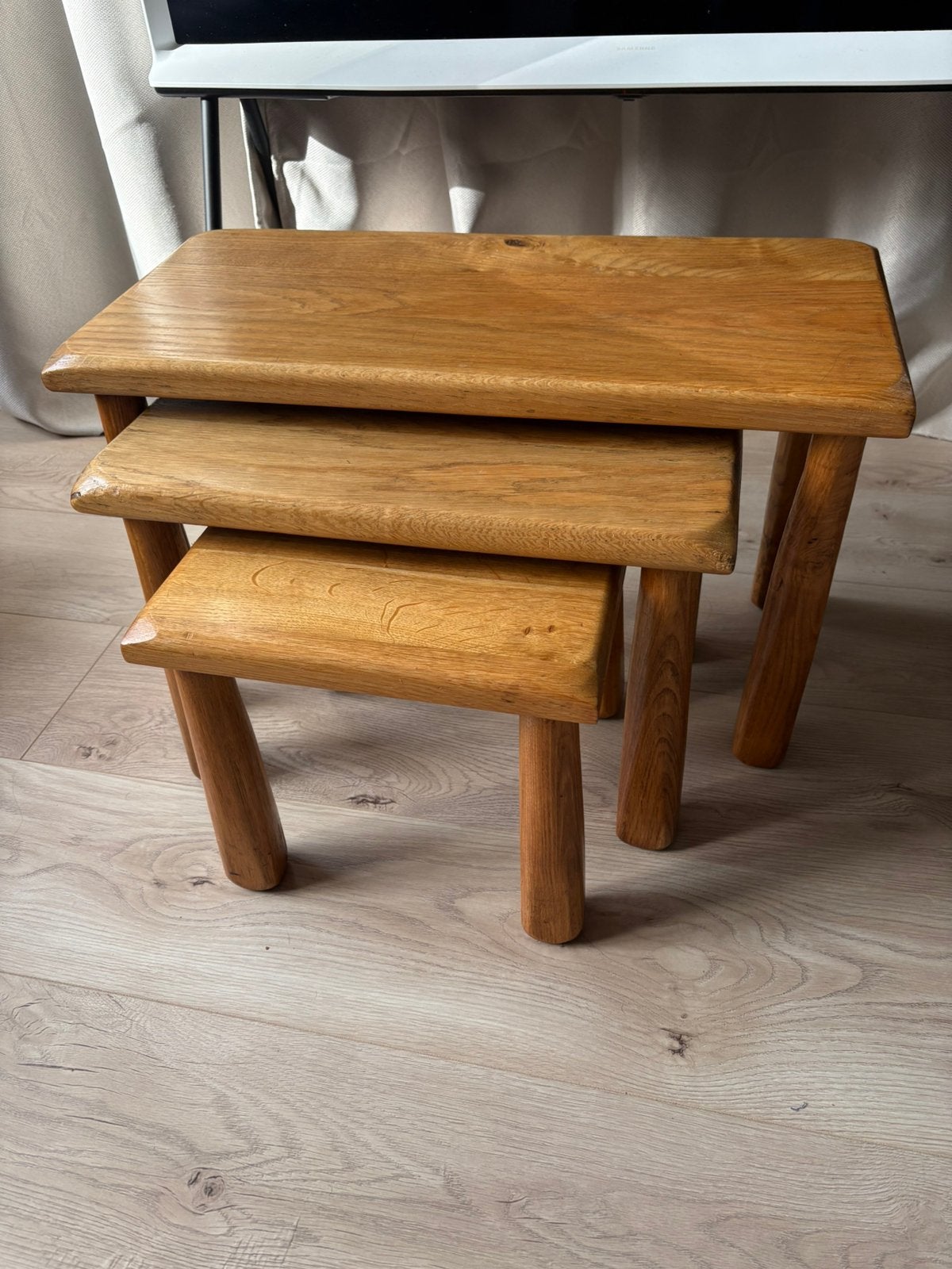 Set van 3 houten bijzettafeltjes, vintage, mimiset, Ophalen, Minder dan 45 cm, Gebruikt, 55 tot 75 cm