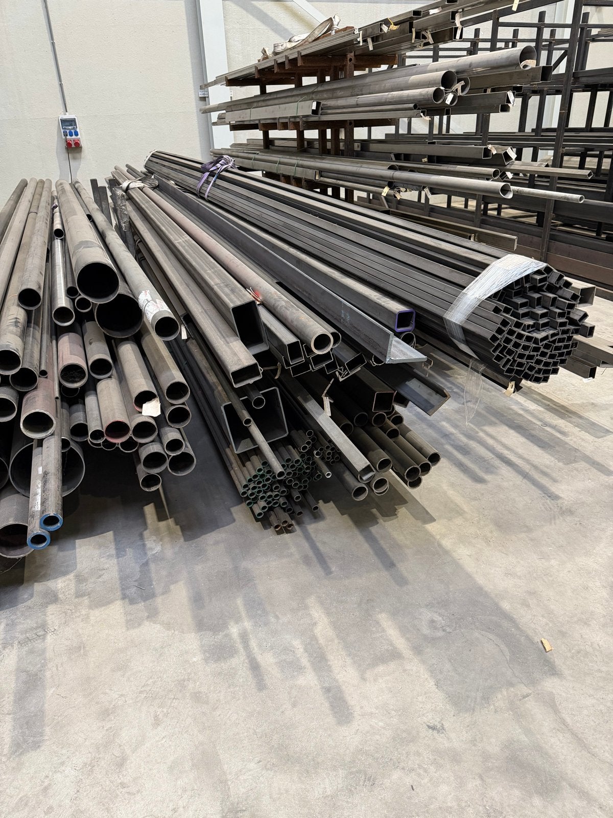 Diverse metalen buizen en profielen, Ophalen, Nieuw, IJzer