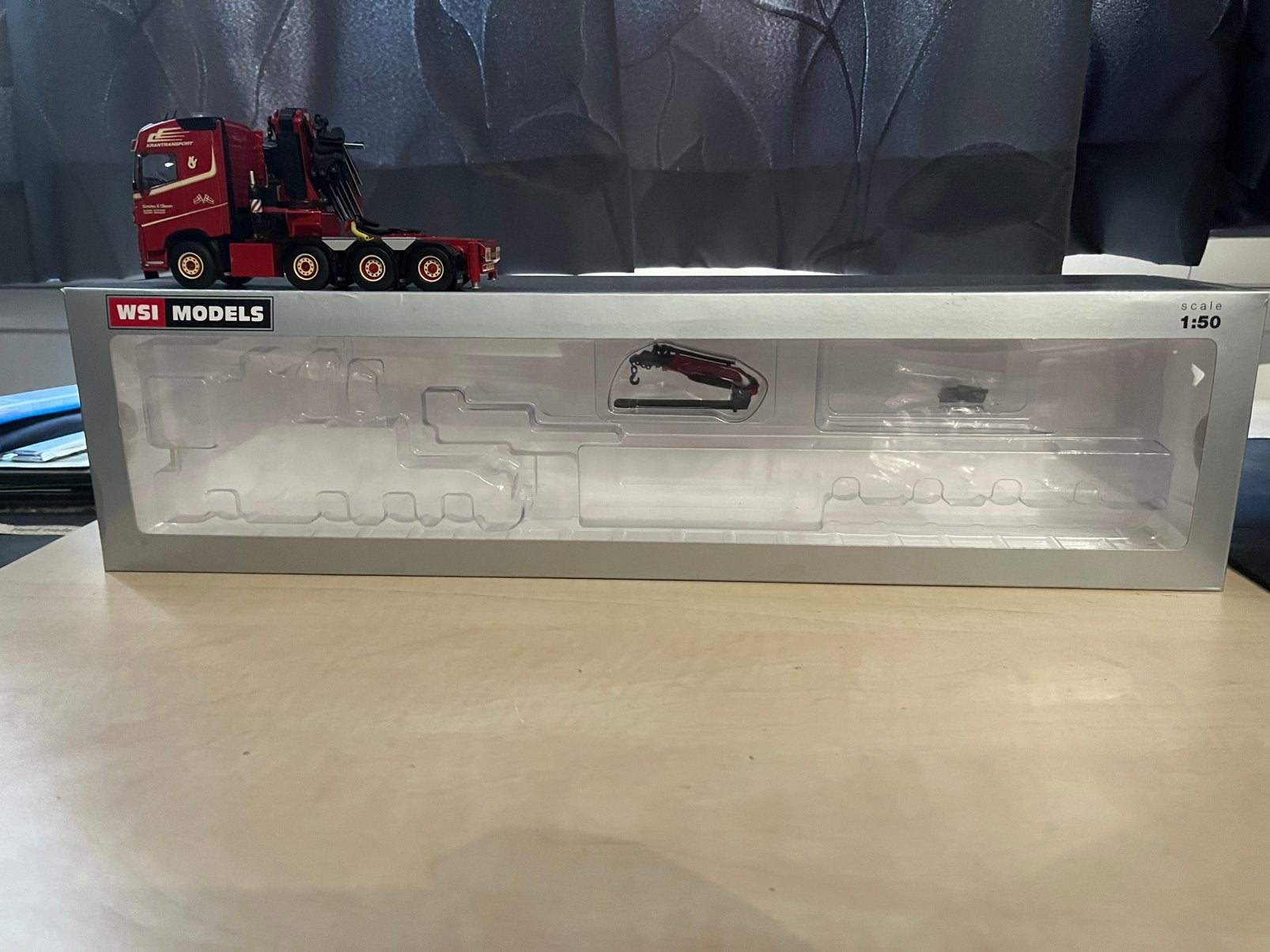 WSI Volvo FH4 Karsten V Olesen zonder trailer, Hobby en Vrije tijd, Ophalen of Verzenden, Zo goed als nieuw, Bus of Vrachtwagen
