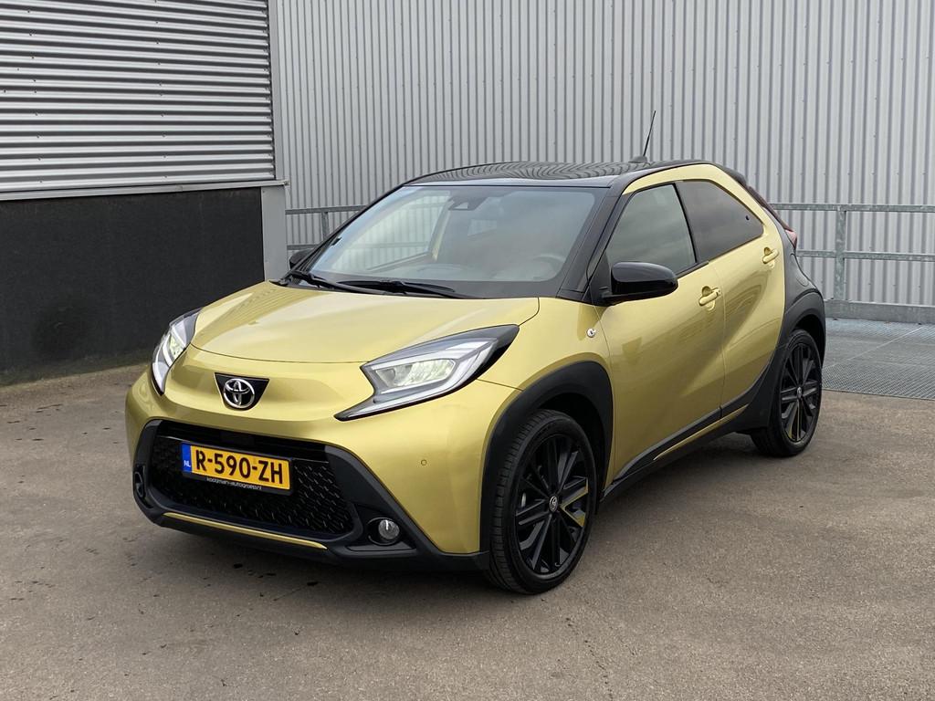 Toyota Aygo X 1.0 VVT-i MT Premium NL-auto vol luxe boekjes, Auto's, Toyota, Voorwielaandrijving, Gebruikt, Overige kleuren, 4 stoelen