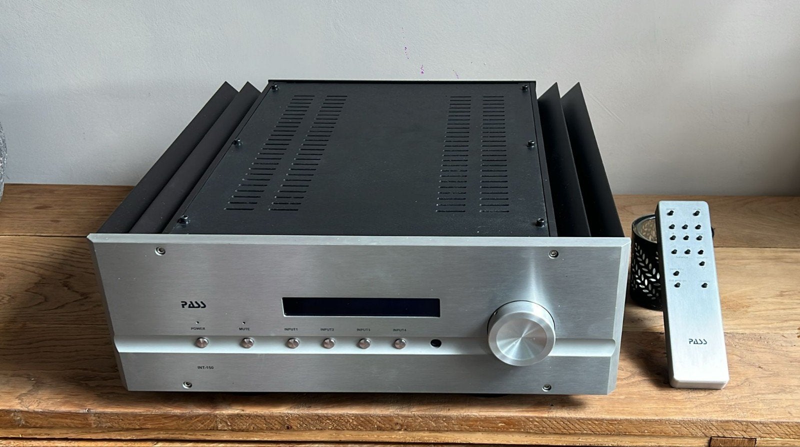 Pass Labs INT-150 geïntegreerde versterker, Zo goed als nieuw, 120 watt of meer, Stereo, Ophalen