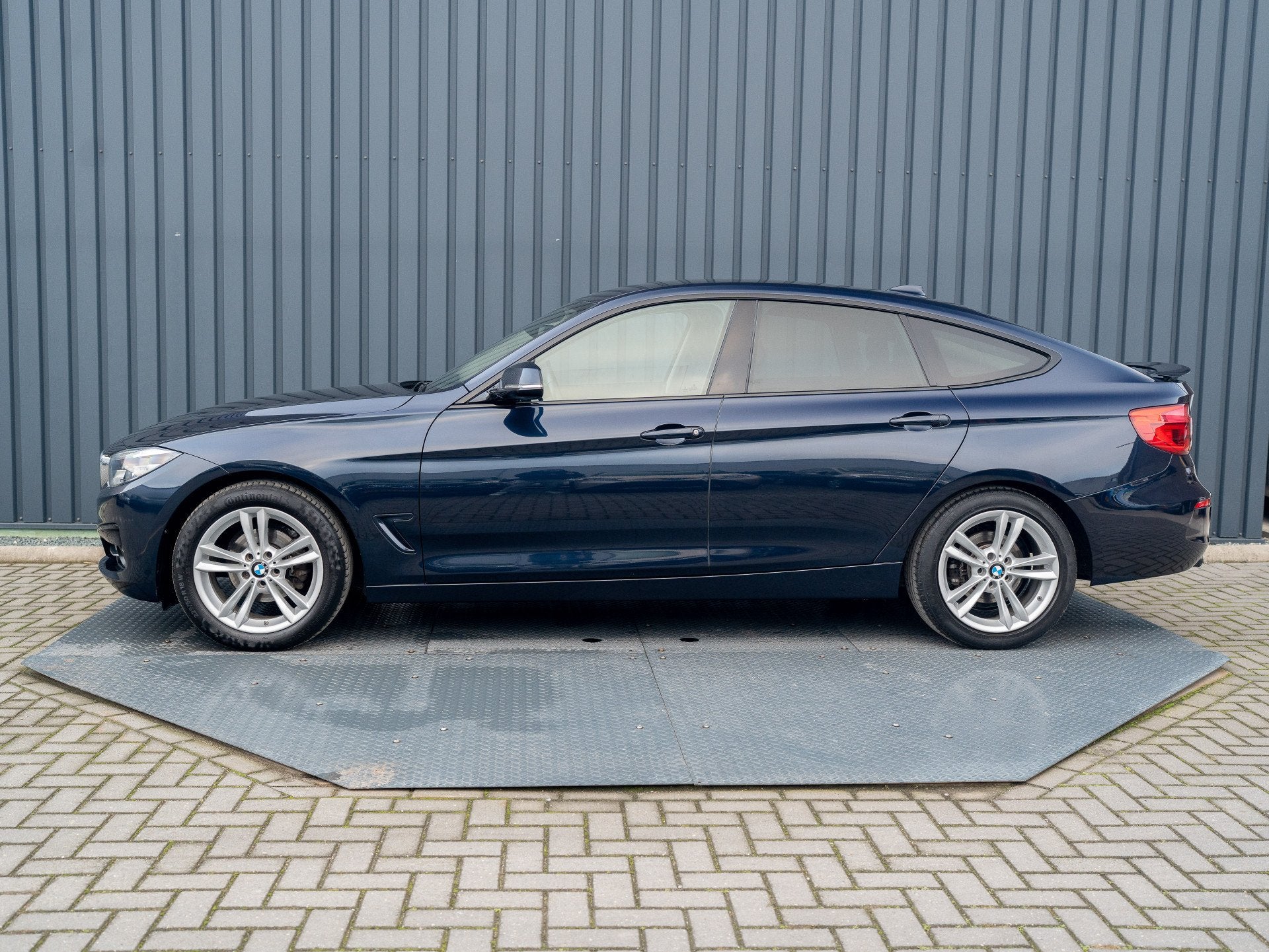 BMW 3-serie Gran Turismo 320i Executive | Apple Carplay | He, Auto's, BMW, Achterwielaandrijving, Gebruikt, 4 cilinders, Blauw