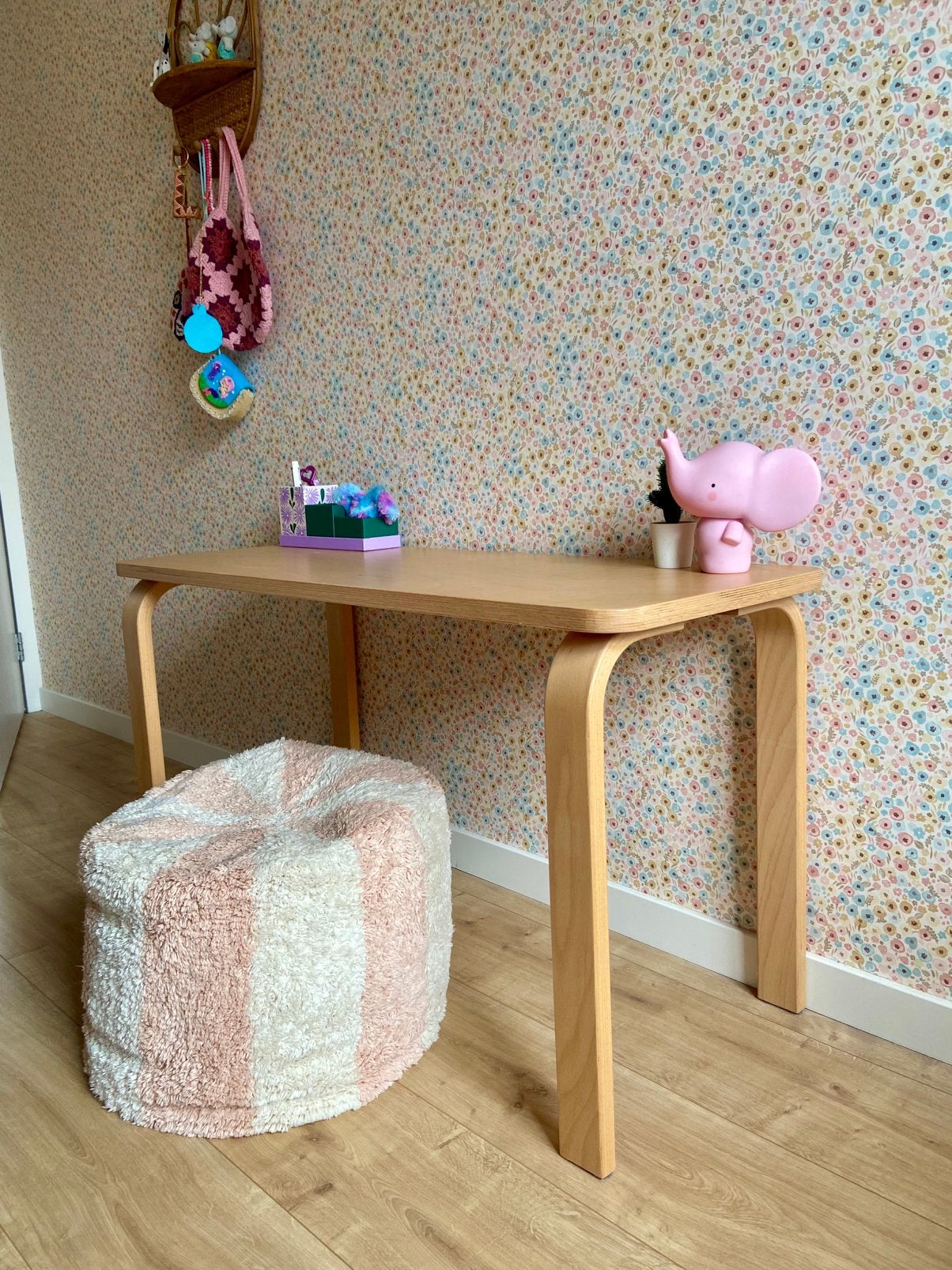 Tafeltje van Kidsdepot, Ophalen, Zo goed als nieuw, Tafel(s)