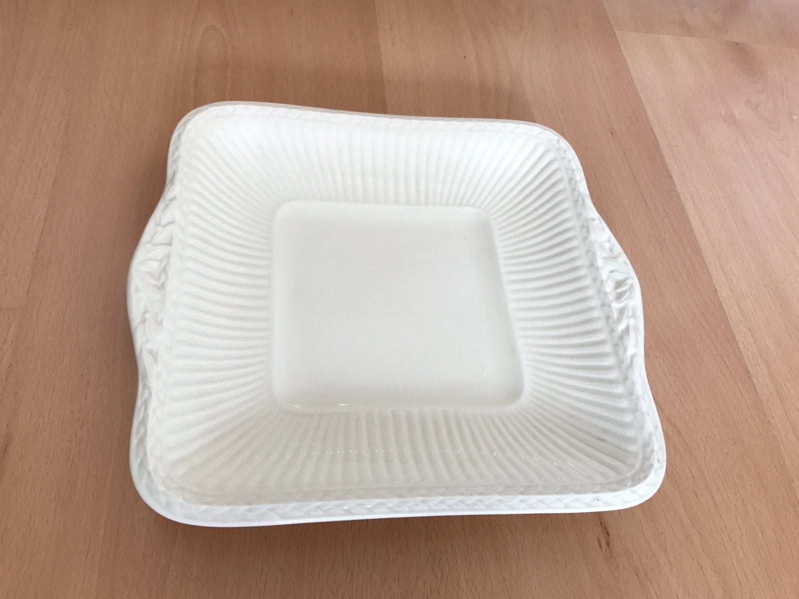 Wedgewood edme vierkante schaal 27 cm, Ophalen
