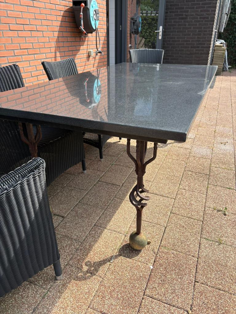 Granieten tuintafel met smeedijzeren onderstel, Tuin en Terras, Tuintafels, Ophalen, Gebruikt, Rechthoekig, Metaal