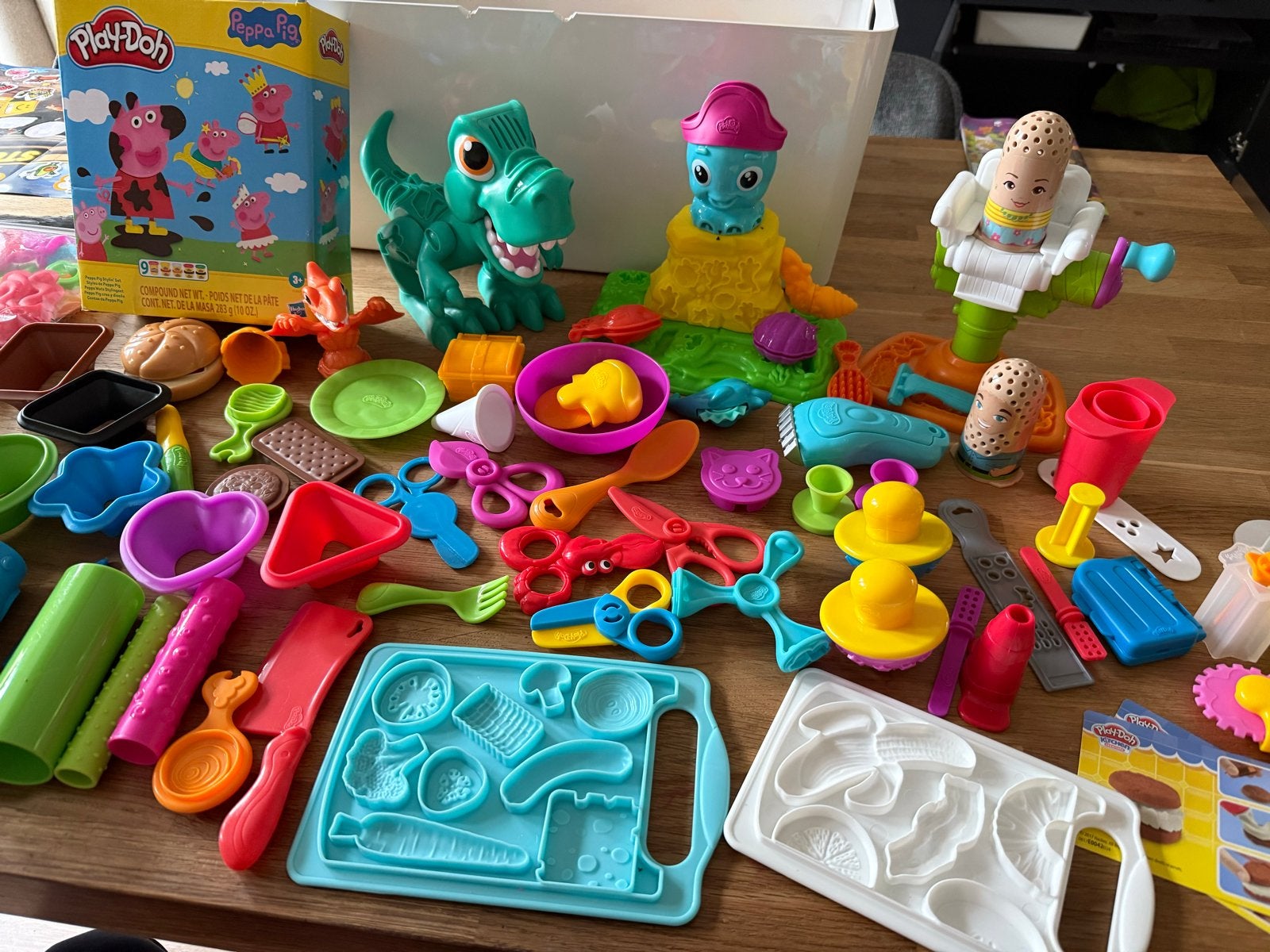 Grote Play-Doh set met veel accessoires en klei, Ophalen, Gebruikt, Knutselen