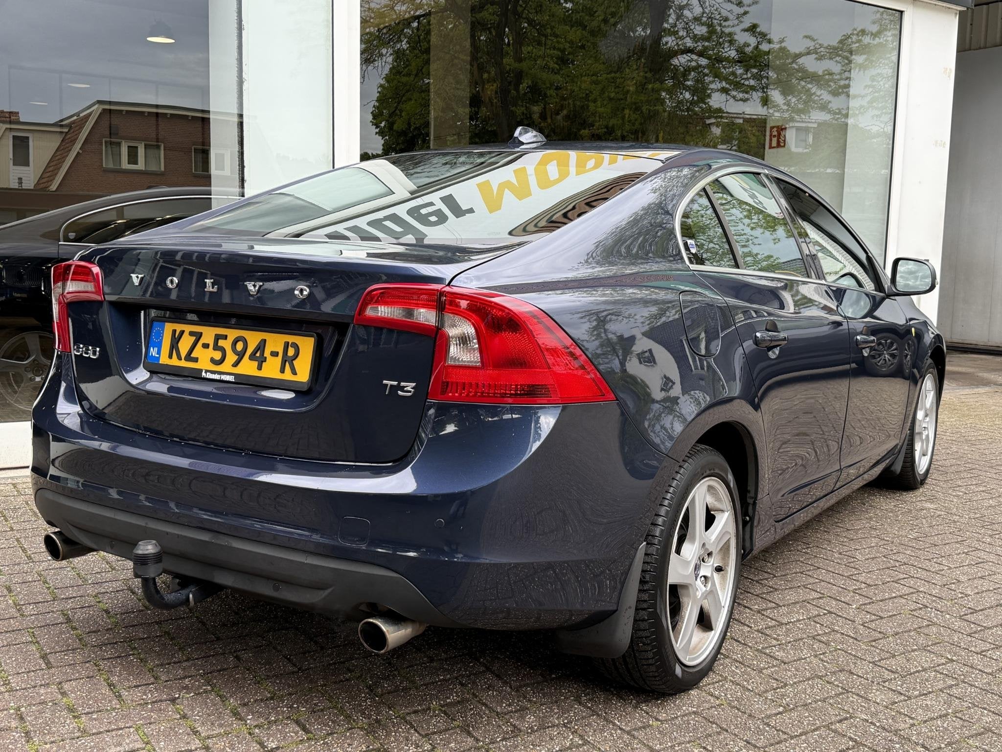 Volvo S60 T3 Summum |Xenon|Leder|Trekhaak|, Auto's, Voorwielaandrijving, 15 km/l, Gebruikt, 4 cilinders