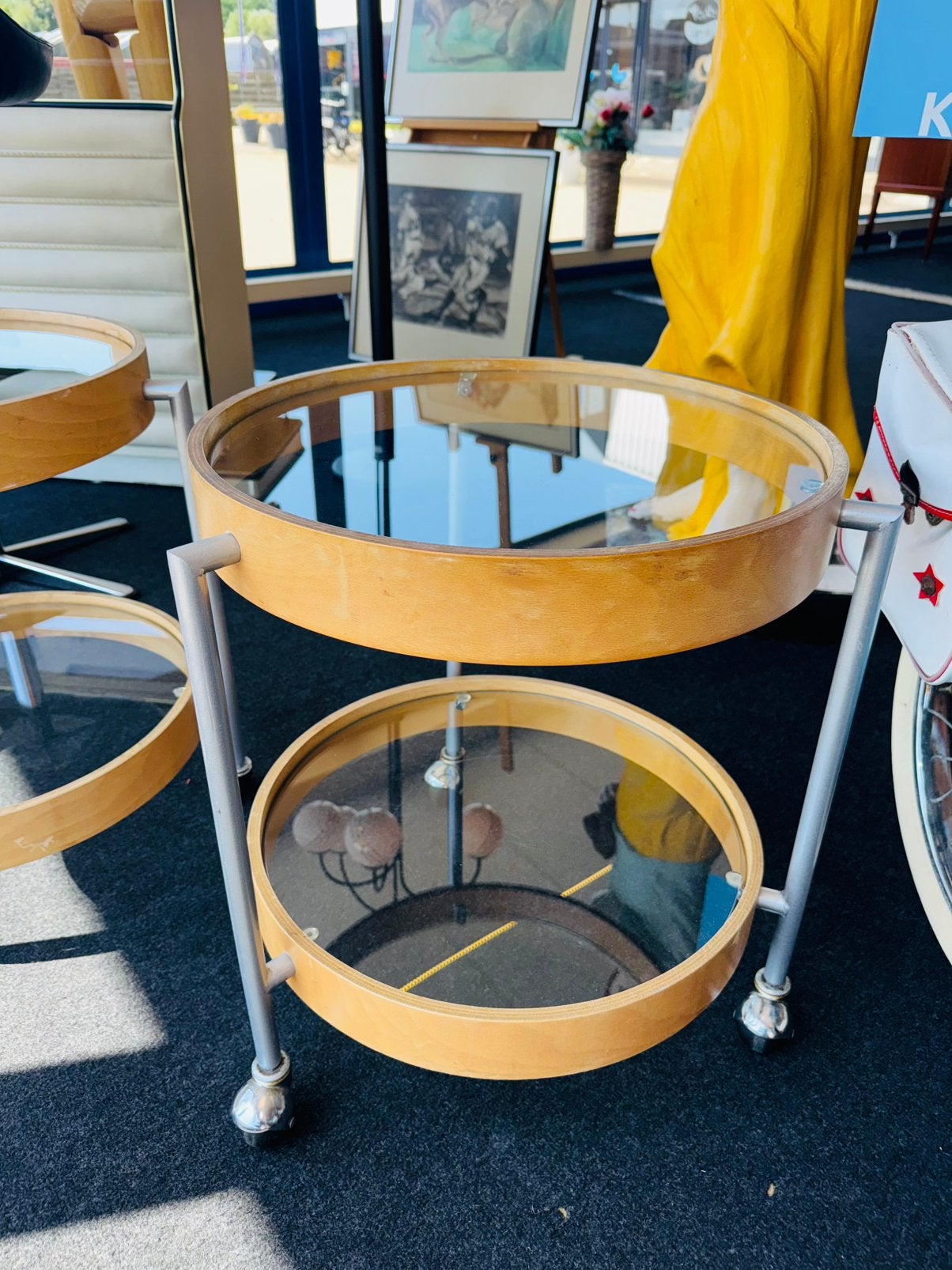 Twee vintage trolley tafels bijzettafels, Ophalen, A, A, A