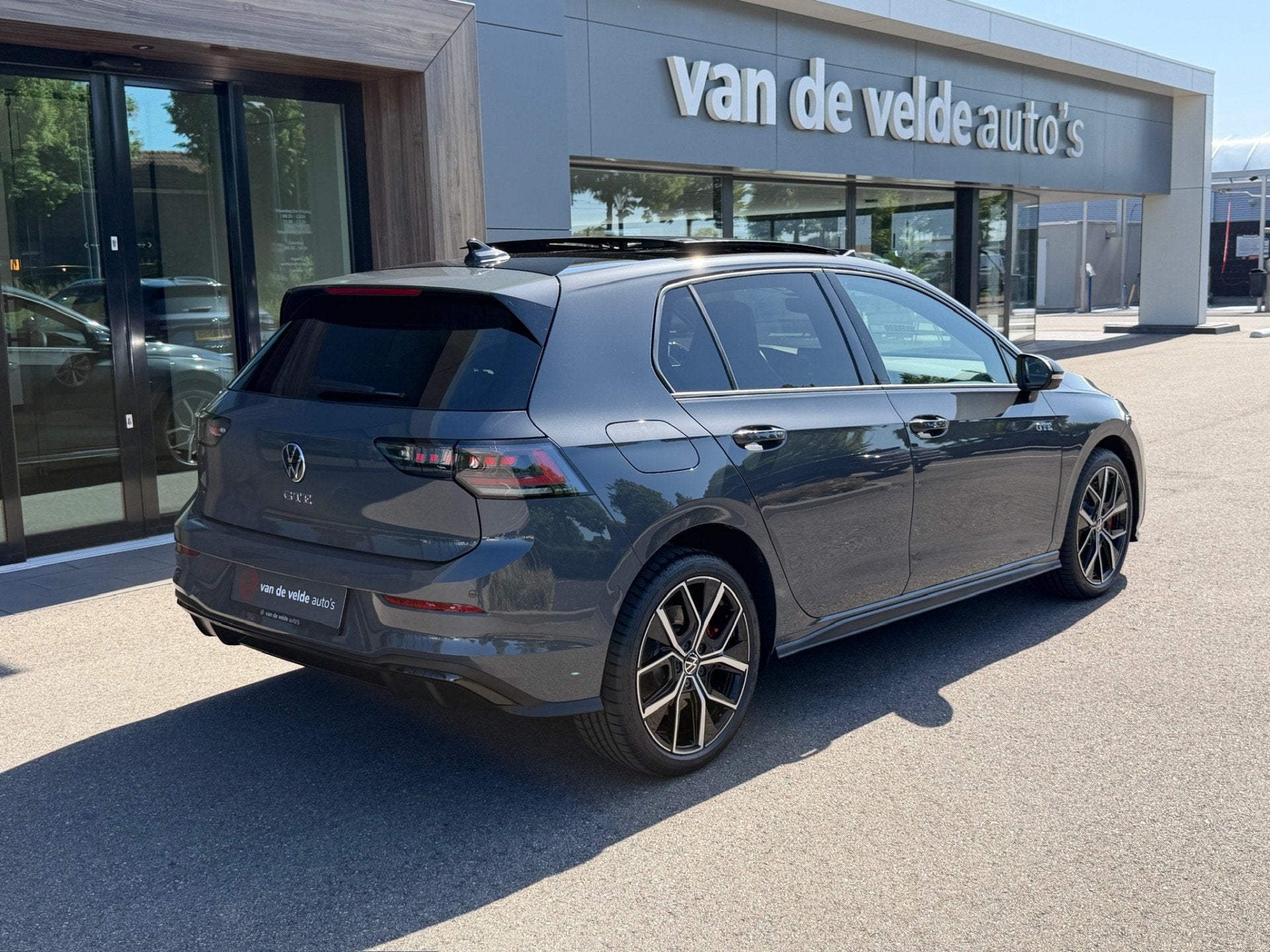 Volkswagen Golf 1.5 eHybrid 272pk GTE | Panoramadak | Leder, Auto's, Volkswagen, 12 maanden, 77 km/l, Zwart, 4 cilinders