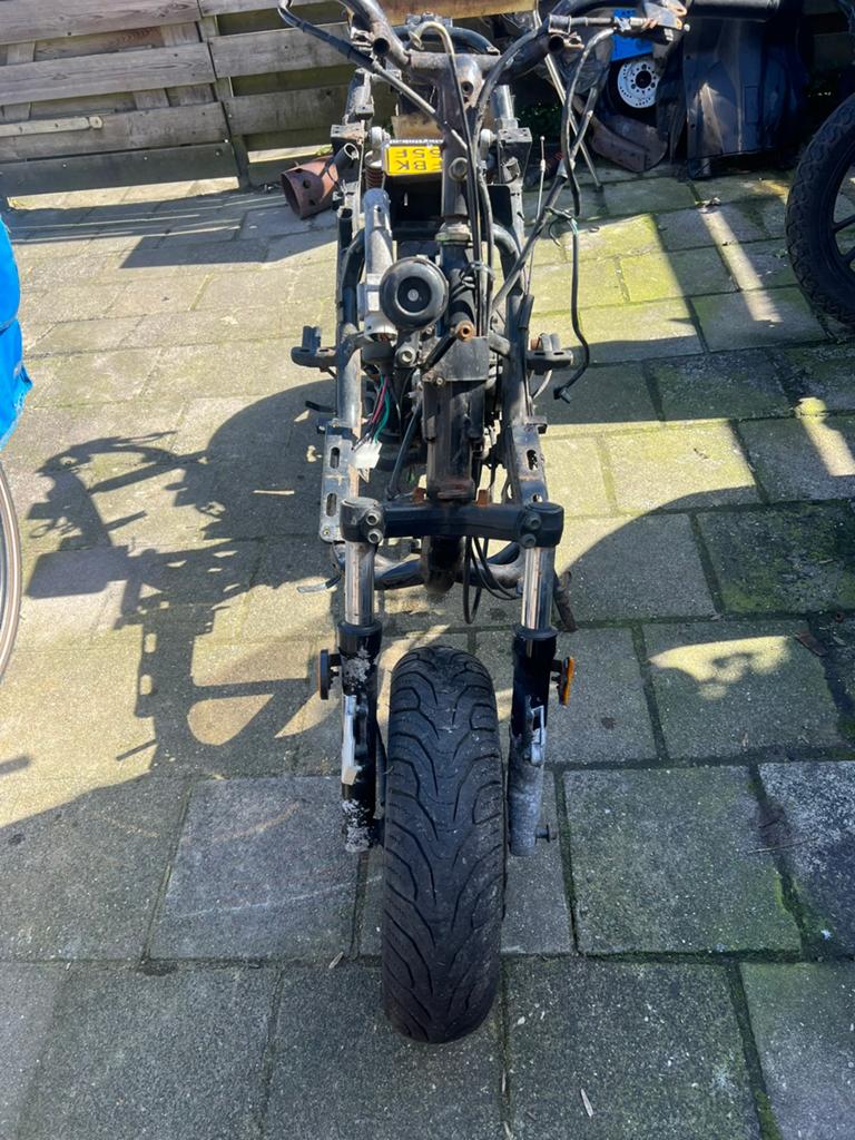 sym x pro frame geel kenteken, Ophalen of Verzenden, Gebruikt, Frame