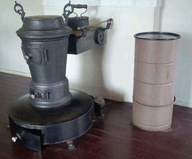 Oliekachel met olievoorraadvat - Vintage verwarming, Ophalen, Oliekachel, Gebruikt, Overige brandstoffen