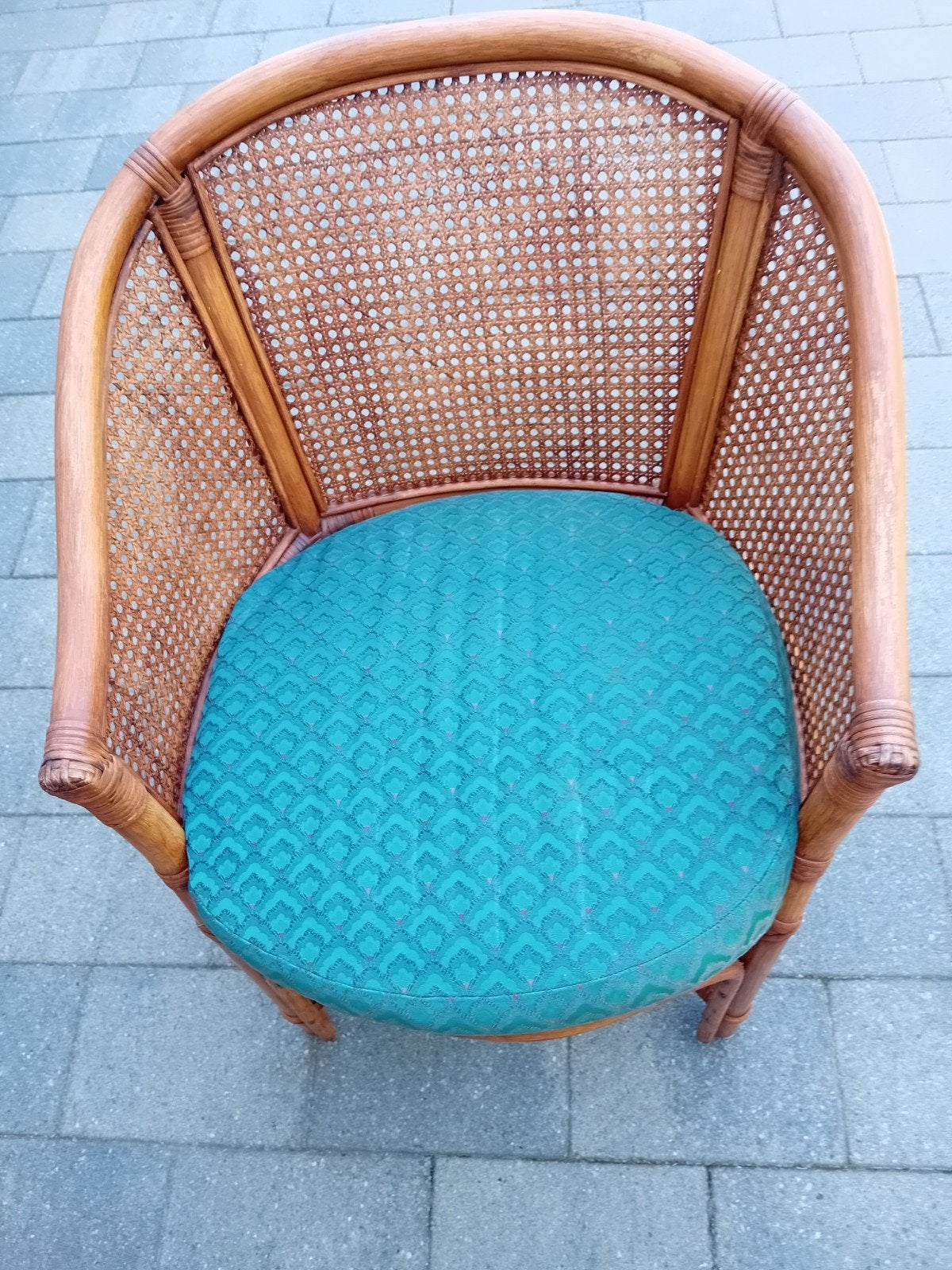 Rotan Stoel, Ophalen