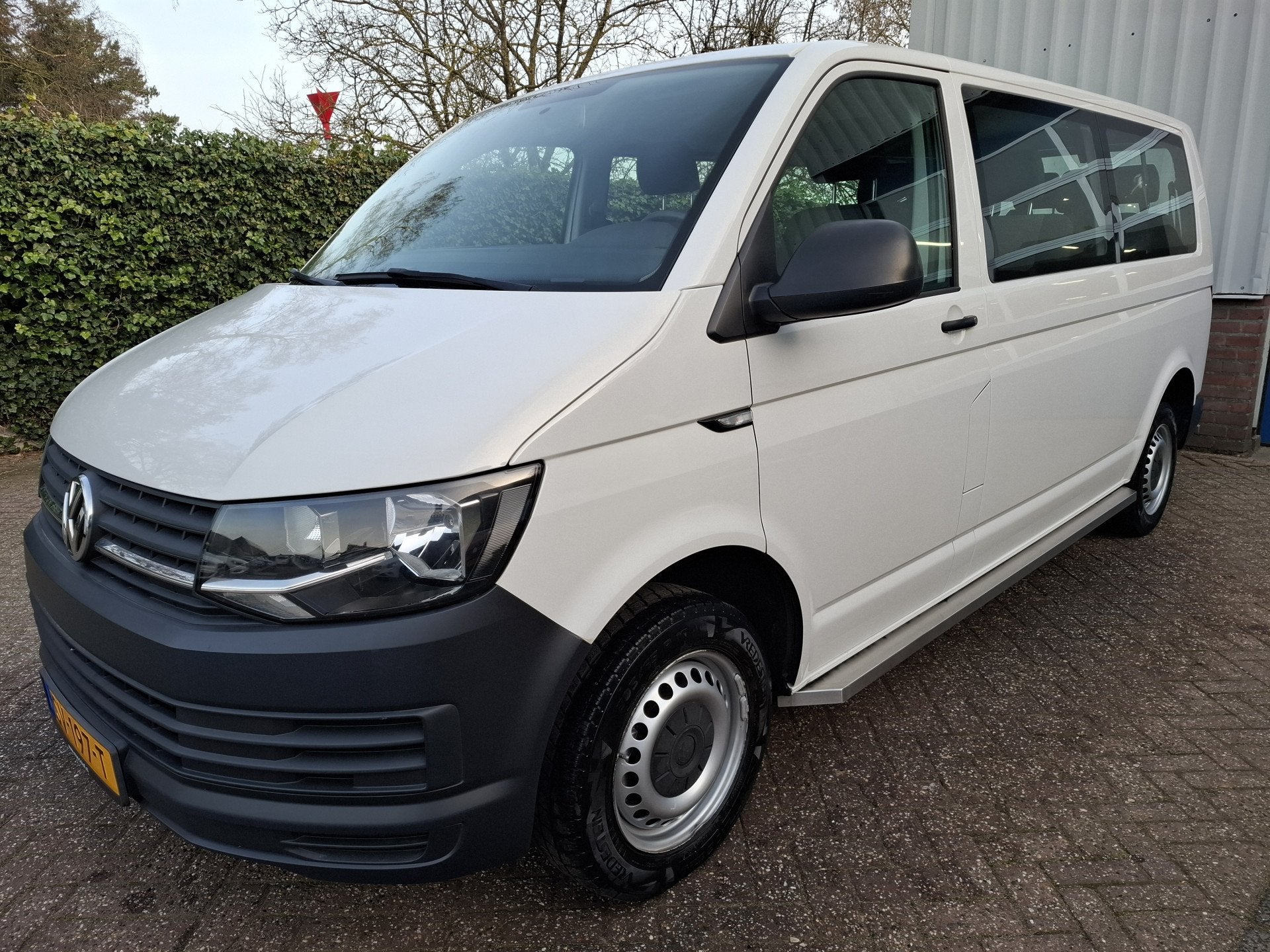 Volkswagen Transporter Kombi 2.0 TSI L2H1 21750.- INCL BTW 9, Stof, Gebruikt, 2500 kg, Wit