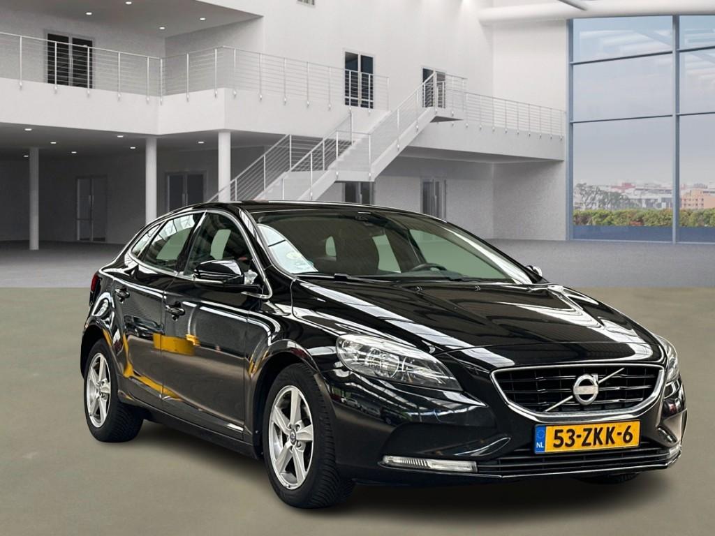 Volvo V40 1.6 D2 Momentum, Voorwielaandrijving, Euro 5, 28 km/l, Gebruikt