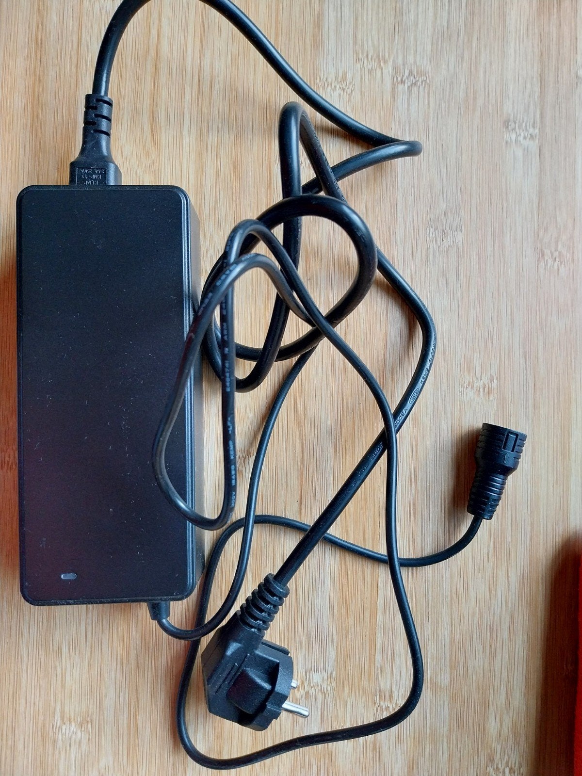 fietsaccu oplader, Ophalen of Verzenden, Zo goed als nieuw