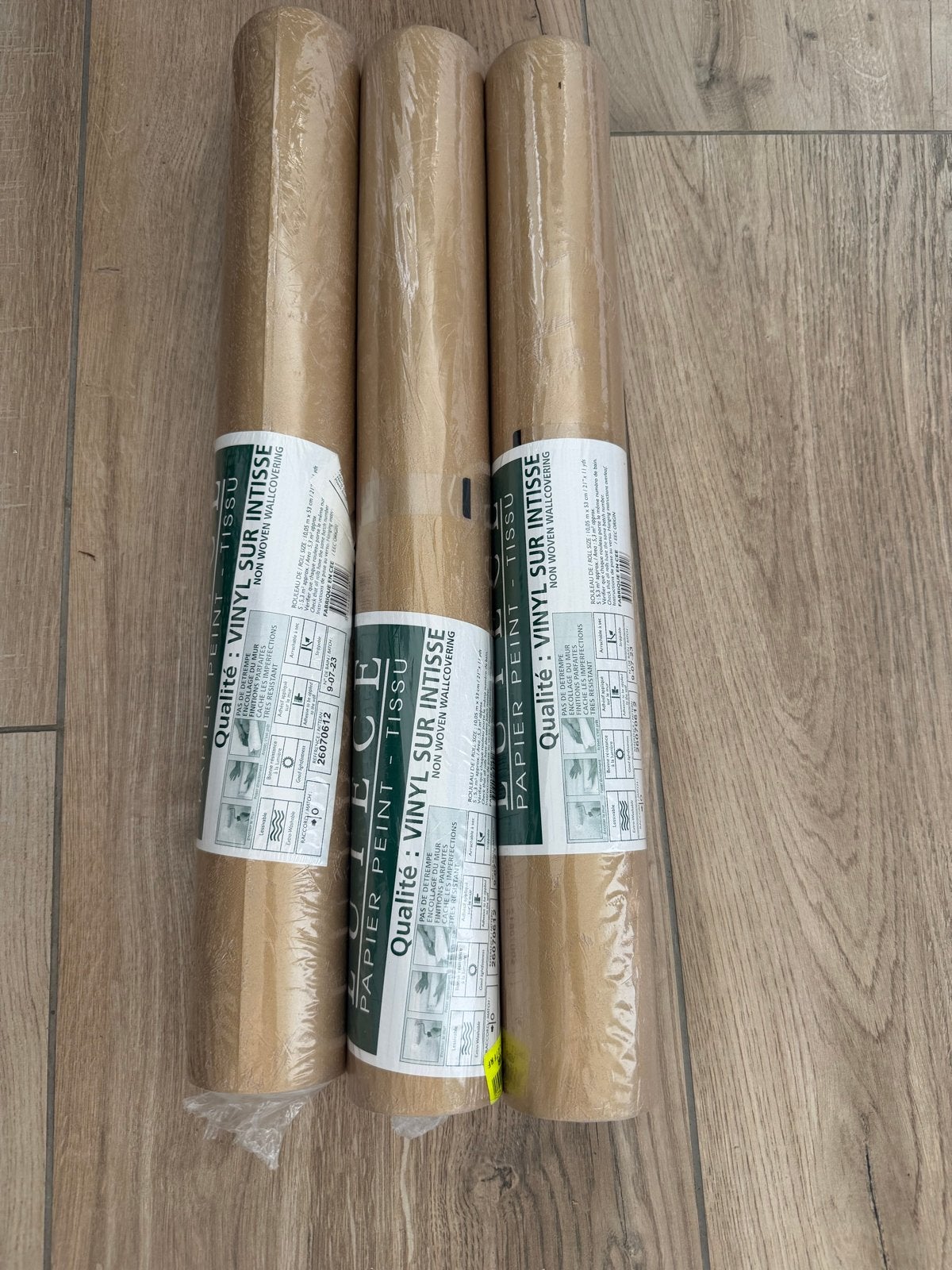 3 Rollen Goudkleurig Vinylbehang - Stevige Kwaliteit, Huis en Inrichting, Overige merken, Structuur, Modern, Ophalen of Verzenden