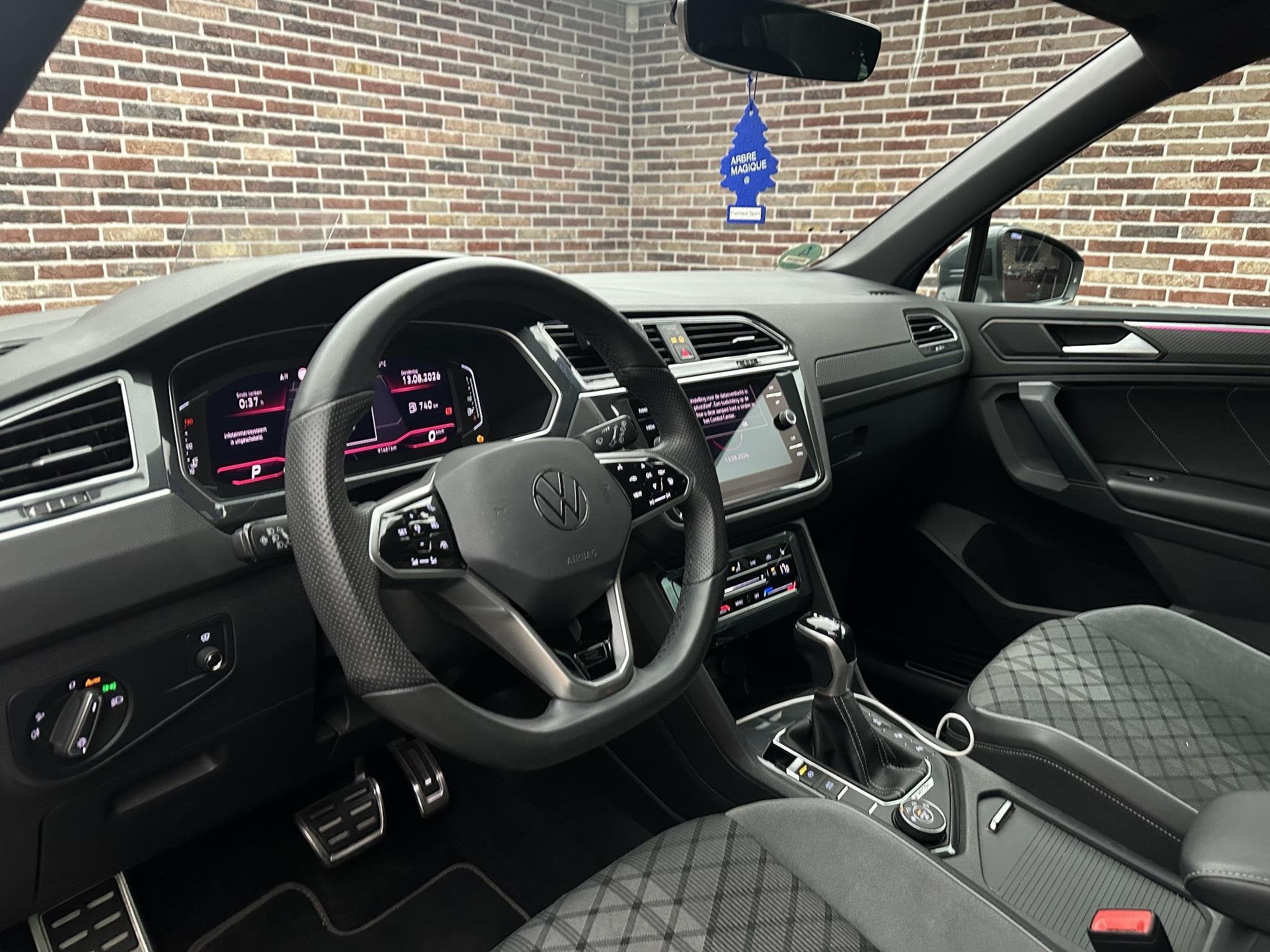 Volkswagen Tiguan 2.0 TSI 4Motion R LINE HEAD UP, Automaat, Stof, Gebruikt, Euro 6
