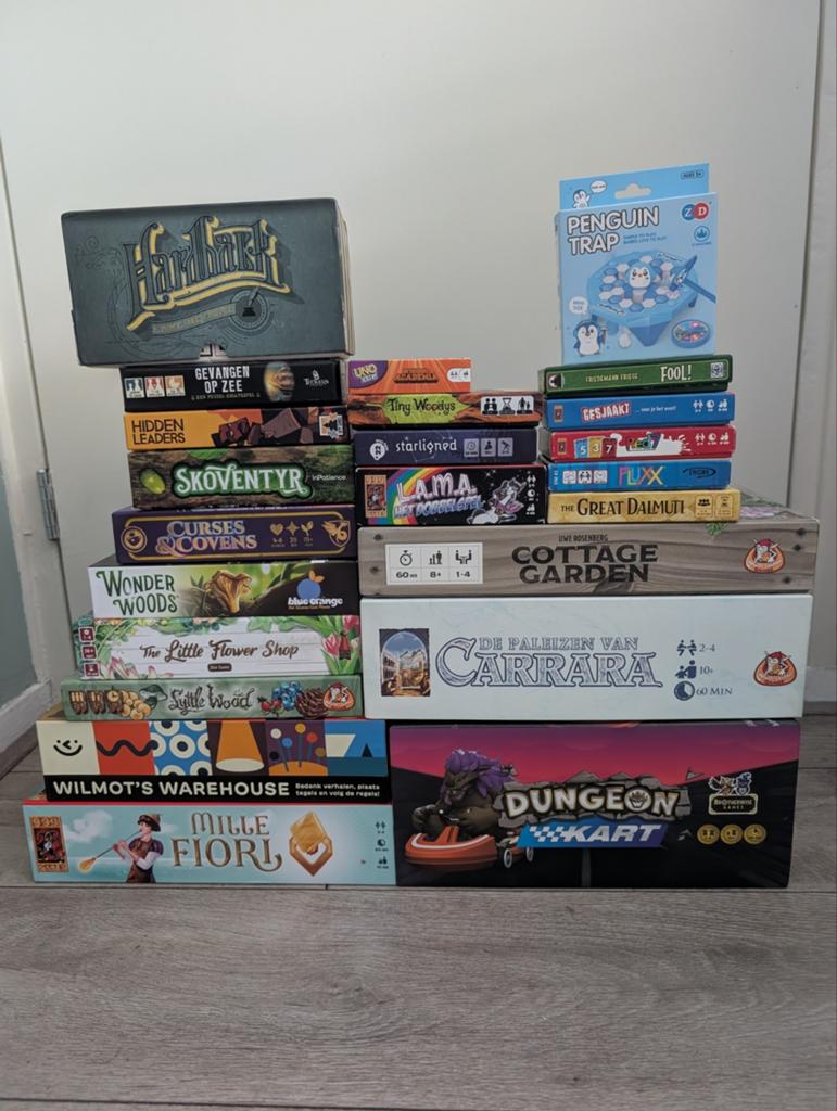 Bordspellenpakket Lama dice Red 7 Uno flip, Hobby en Vrije tijd, Gezelschapsspellen | Bordspellen, Ophalen of Verzenden