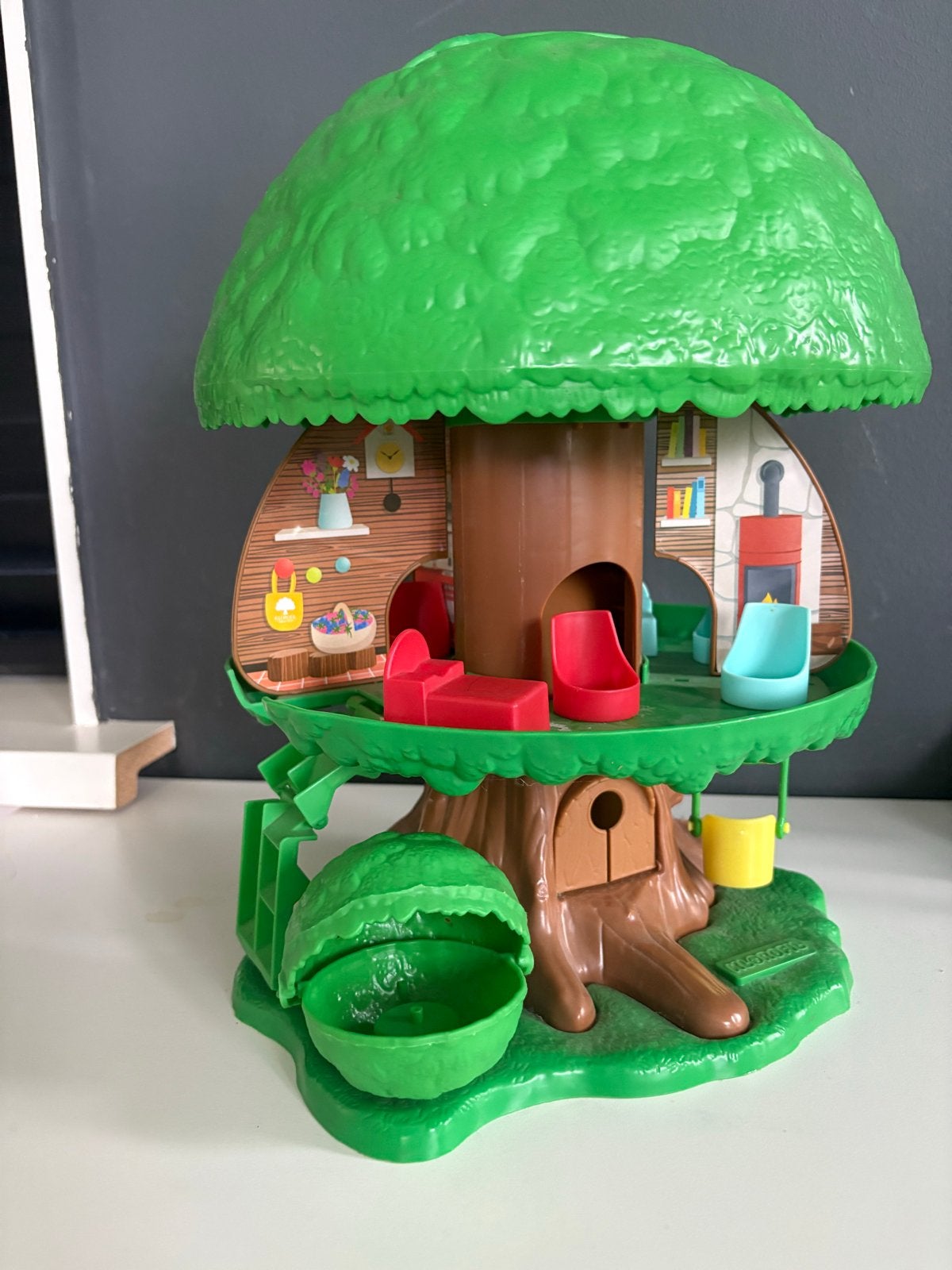 Leuk speelboomhuisje met meubeltjes, Ophalen, Gebruikt, Jongen of Meisje