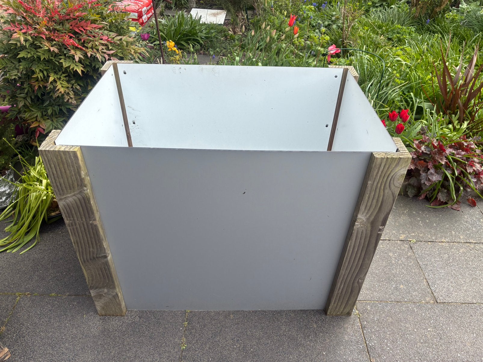 Ombouw voor plantenbak, afmeting speciekuip, Ophalen, Zo goed als nieuw, Hout, Containerberging