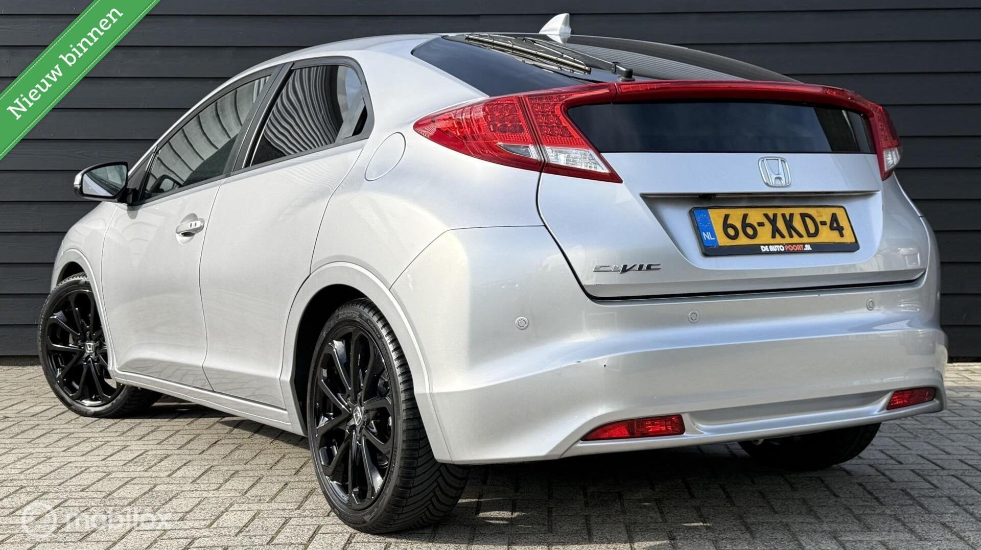 Honda Civic 1.8 Sport Pano.dak/Winterpakket/Leder/Clima/Crui, Gebruikt, 4 cilinders, Met garantie (alle), Origineel Nederlands