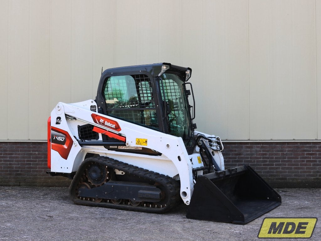 Bobcat T450 met graafbak, lepelbord en kluitensteekunit, Ophalen, Glastuinbouw