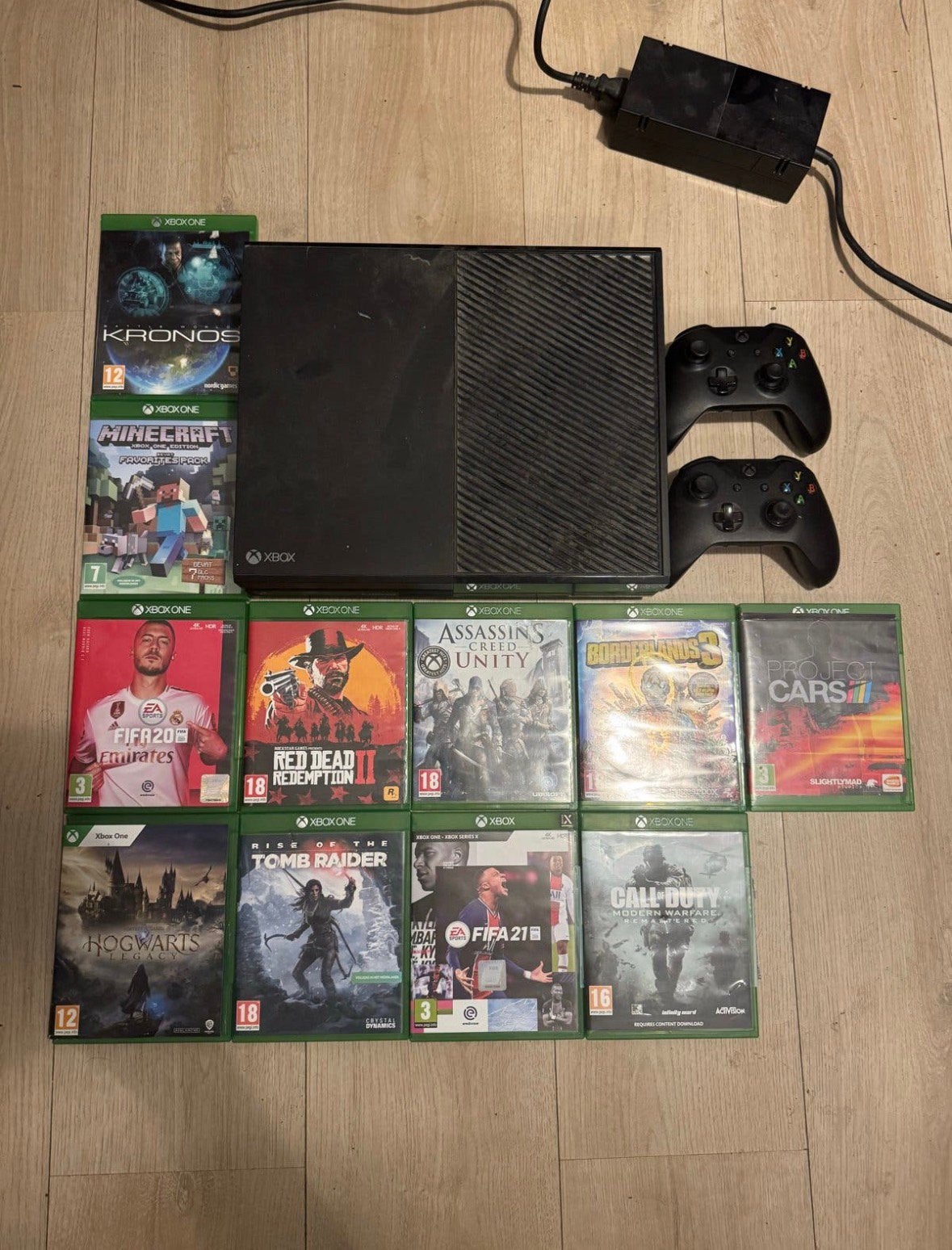 XBOX ONE 1TB MET 20 SPELLEN, Ophalen of Verzenden, Zo goed als nieuw, 1 TB, Met 2 controllers
