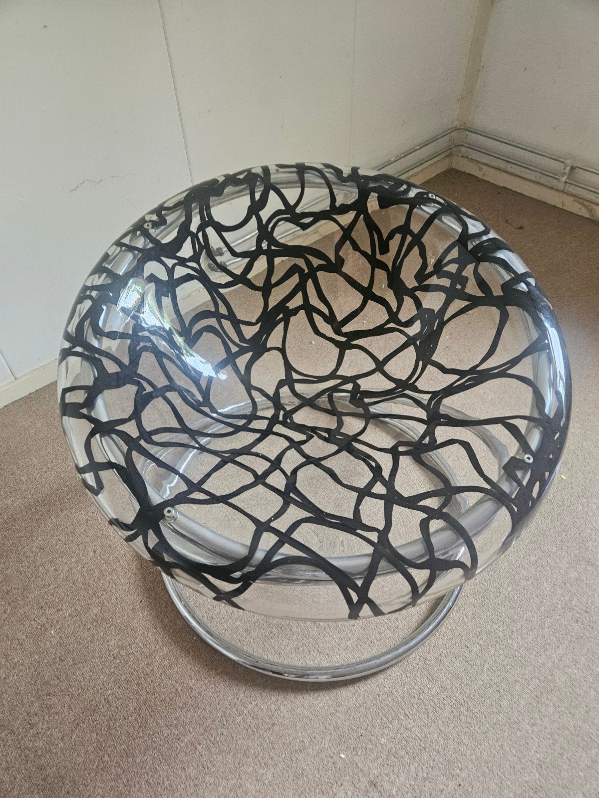 Red dot designaward futuristische kuipstoel, Huis en Inrichting, Stoelen, Ophalen, Overige materialen, Zo goed als nieuw, Eén