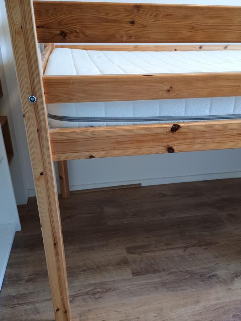 Houten halfhoogslaper met matras - 80x200 cm, Kinderen en Baby's, Kinderkamer | Stapelbedden en Hoogslapers, Ophalen