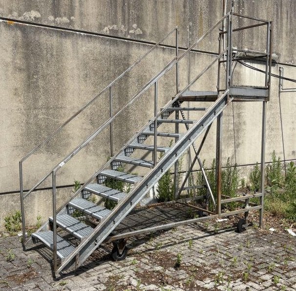 Verrijdbare verzinkte bordestrap, Doe-het-zelf en Verbouw, Ladders en Trappen, Ophalen, Gebruikt, Trap, Minder dan 2 meter