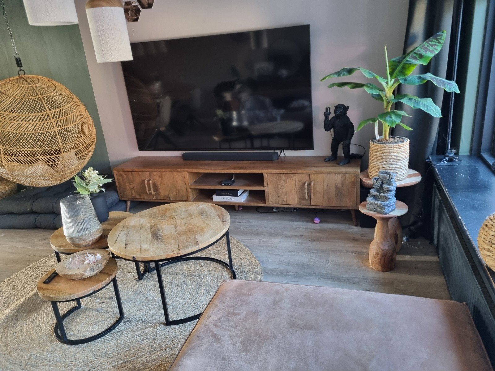 Prachtig tv meubel mangohout 240 cm, Ophalen of Verzenden, Zo goed als nieuw, 200 cm of meer, Minder dan 100 cm