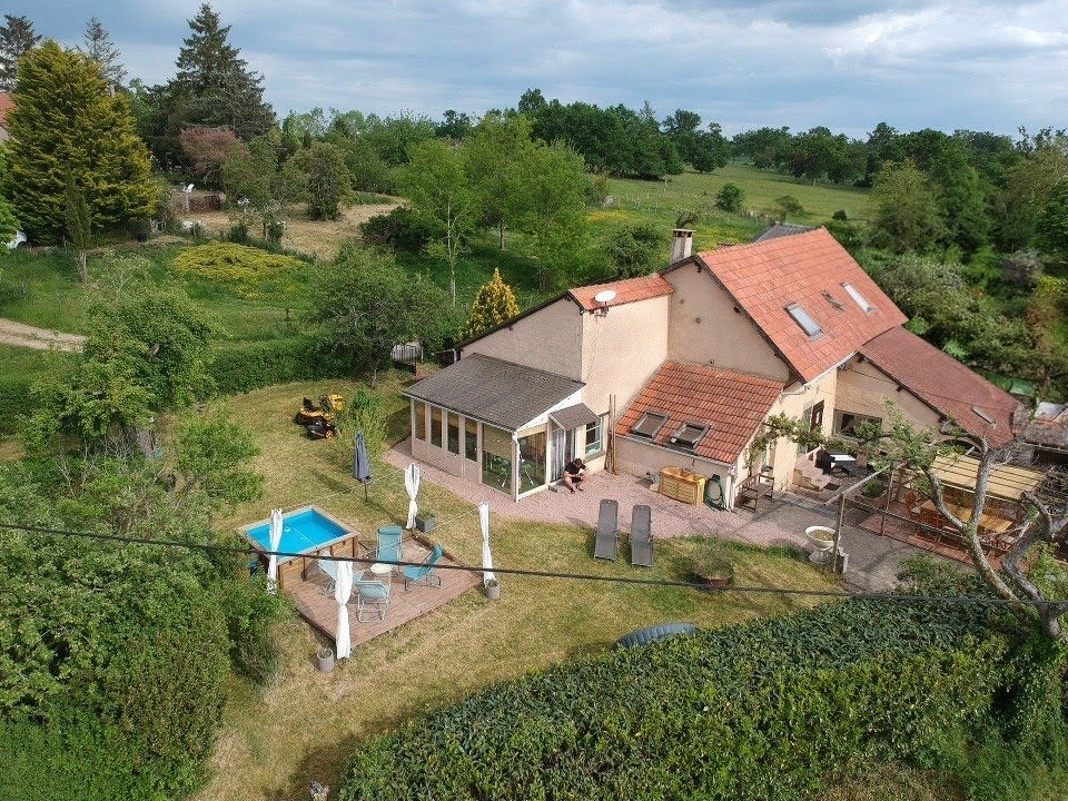 Te koop: Sfeervolle vakantiewoning in de Auvergne!, 8 personen, 4 of meer slaapkamers, In bergen of heuvels, Bourgogne