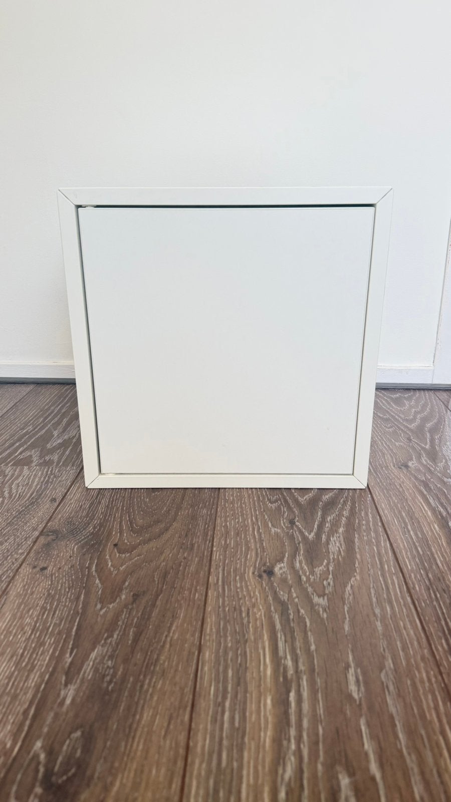 MOET WEG-Ikea EKET kastje wit 30x35x35 cm met deur, Ophalen, Gebruikt