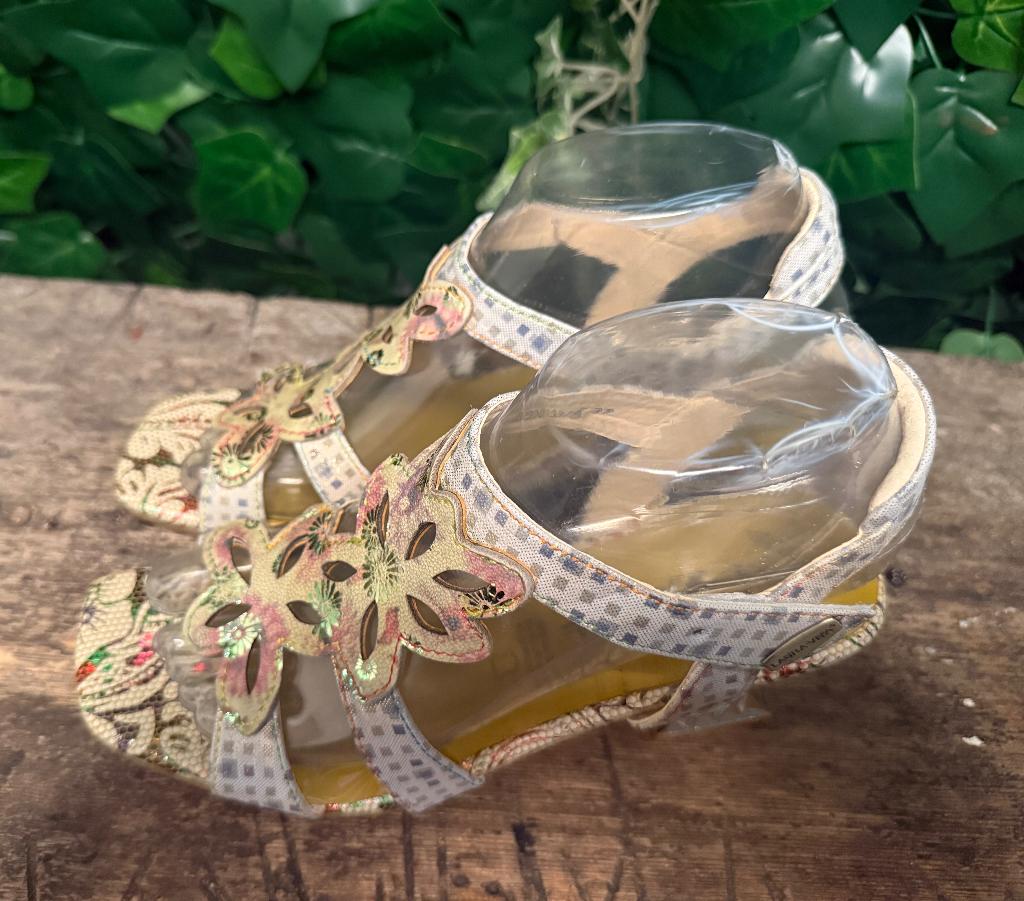 Nieuwe sandalen van Laura Vita maat 37, Laura vita, Overige kleuren, Nieuw, Laura vita