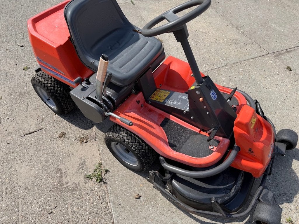 husqvarna rider 11  briggs en stratton motor, Tuin en Terras, Ophalen, Cirkelmaaier, Gebruikt, Benzine-grasmaaier