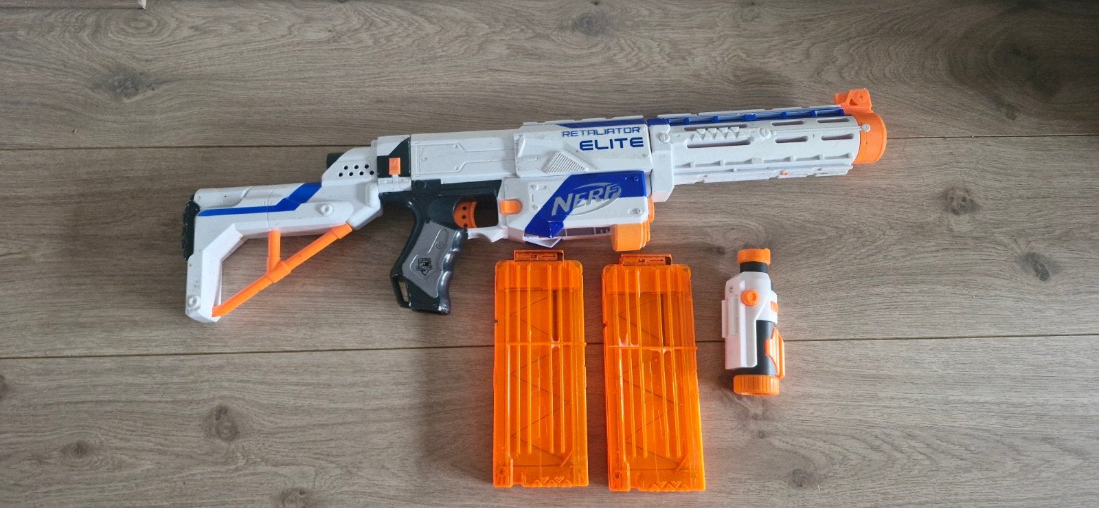 Nerf Elite Retaliator Geweer met Accessoires, Ophalen of Verzenden, Zo goed als nieuw