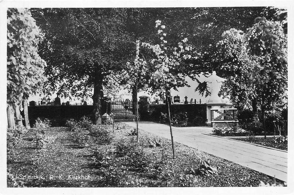 304-225-045 Spierdijk RK Kerkhof, Verzamelen, Ansichtkaarten | Nederland, Verzenden, Voor 1920, Noord-Holland