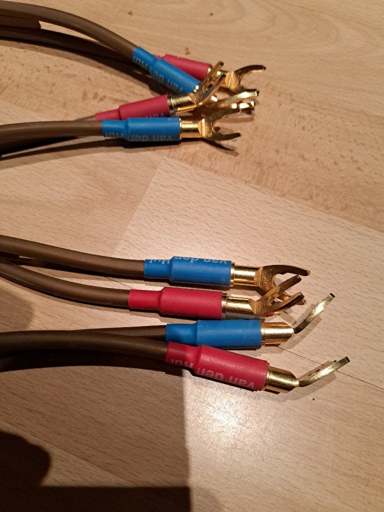 van den Hul M.C. D352 - 2,5 meter, Ophalen of Verzenden, Zo goed als nieuw, 2 tot 5 meter, Luidsprekerkabel