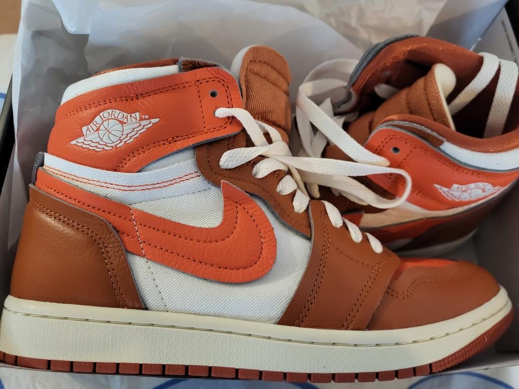 Nieuwe Nike Air Jordan high maat 40,5, Nieuw, Oranje, Ophalen of Verzenden, Sneakers of Gympen