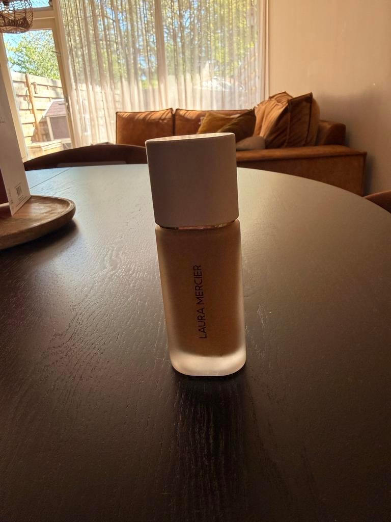 Laura Mercier Real Flawless Foundation 4N2 Tea, Sieraden, Tassen en Uiterlijk, Uiterlijk | Cosmetica en Make-up, Beige, Zo goed als nieuw