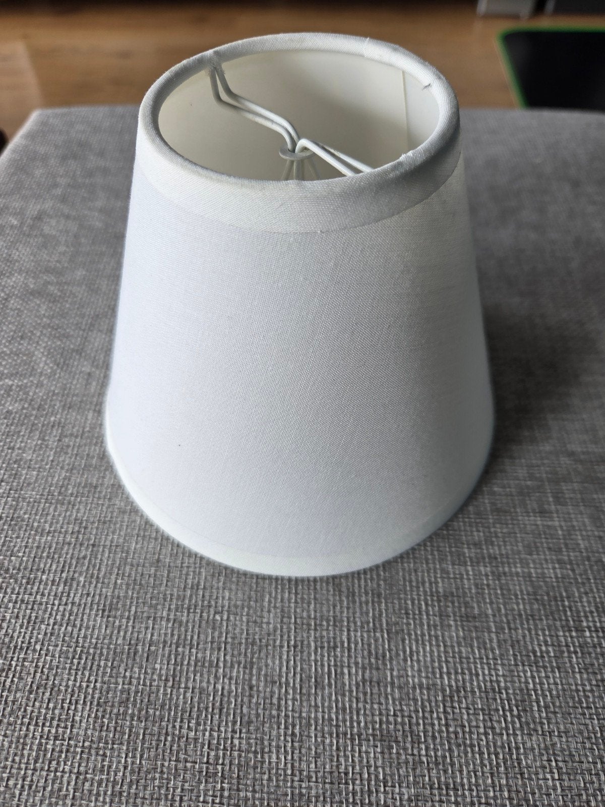 Wit lampenkapje met klem, 14cm, Huis en Inrichting, Lampen | Lampenkappen, Gebruikt, Minder dan 25 cm, Rond, Wit, Ophalen