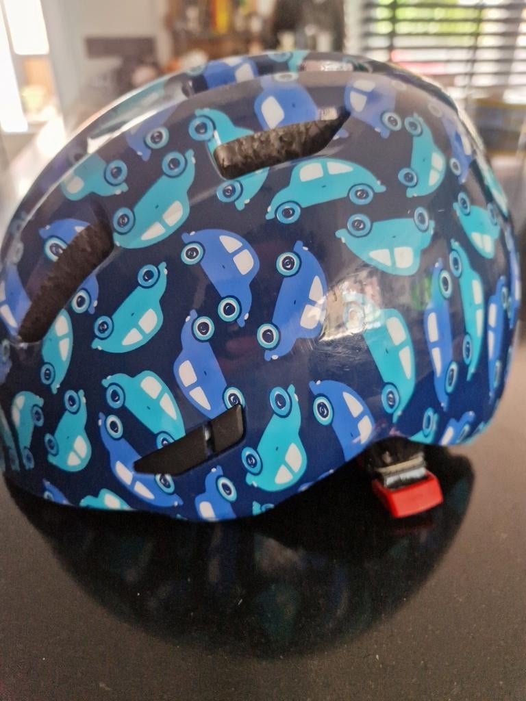 ABUS kinderhelm met auto's, Ophalen of Verzenden, Gebruikt